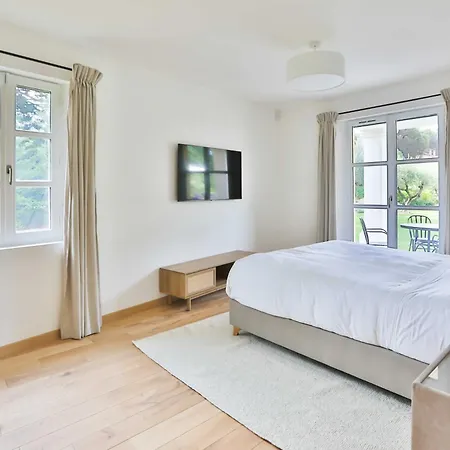 ヴィラ Sumptuous Facing The Bay Of Canebiers サントロペ