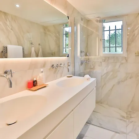 ヴィラ Sumptuous Facing The Bay Of Canebiers サントロペ