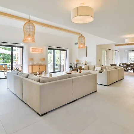 Villa Sumptuous Facing The Bay Of Canebiers *